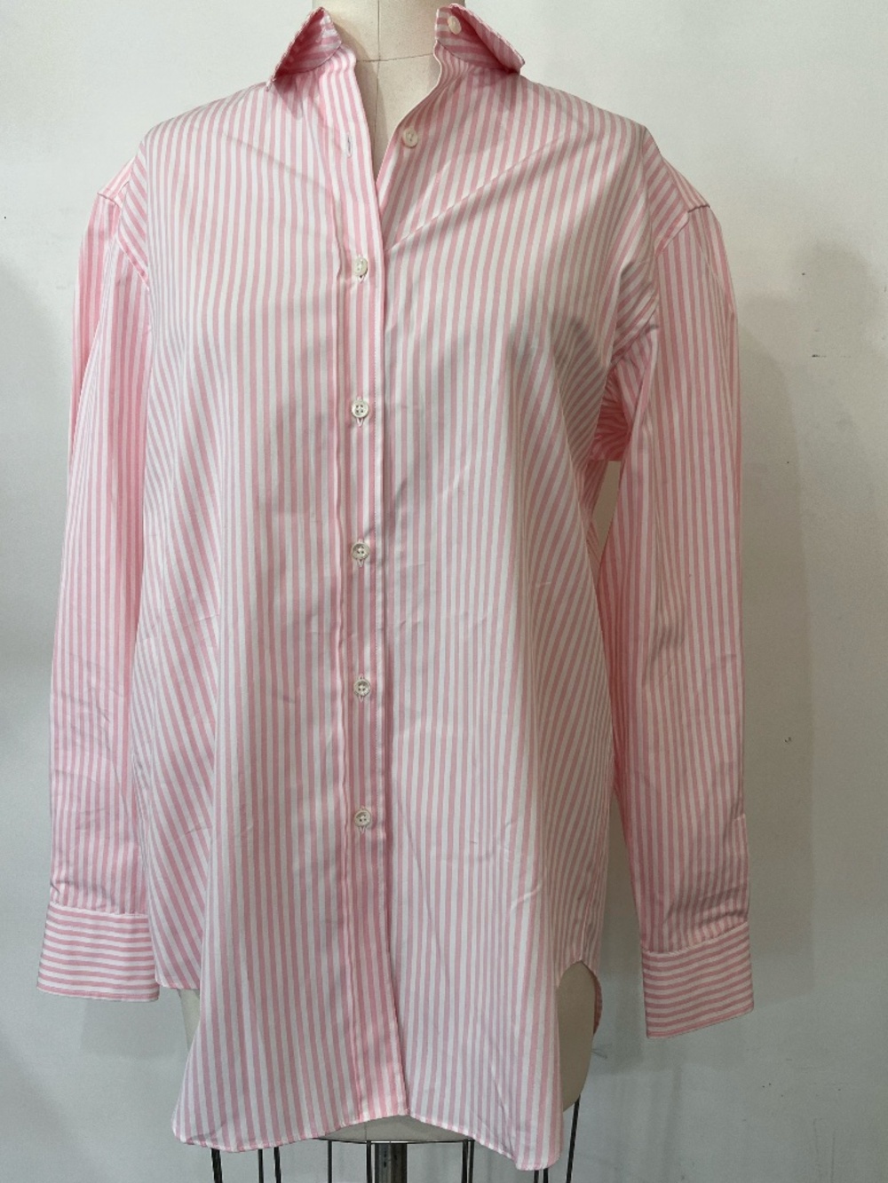 Botton down long sleeve shirt